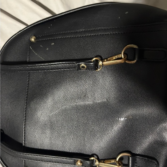 Elegant Black Leather Handbag - Picture 2 of 10